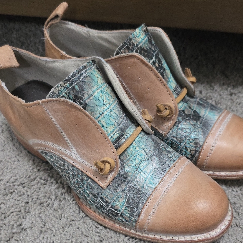 Freebird Tan and Blue Ankle Boots